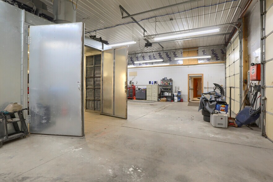 More Photos Of 164 W 4th St, Lewistown Auto Repair For Sale