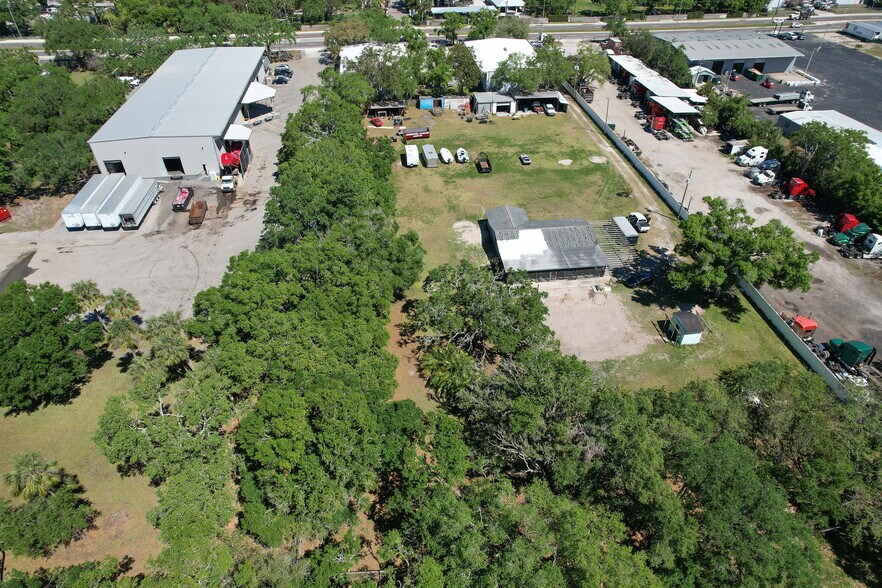 More Photos Of 5921 Causeway Blvd, Tampa Flex For Sale