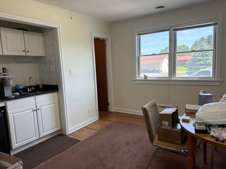More Photos Of 610 Hamlin Hwy, Lake Ariel Office For Sale