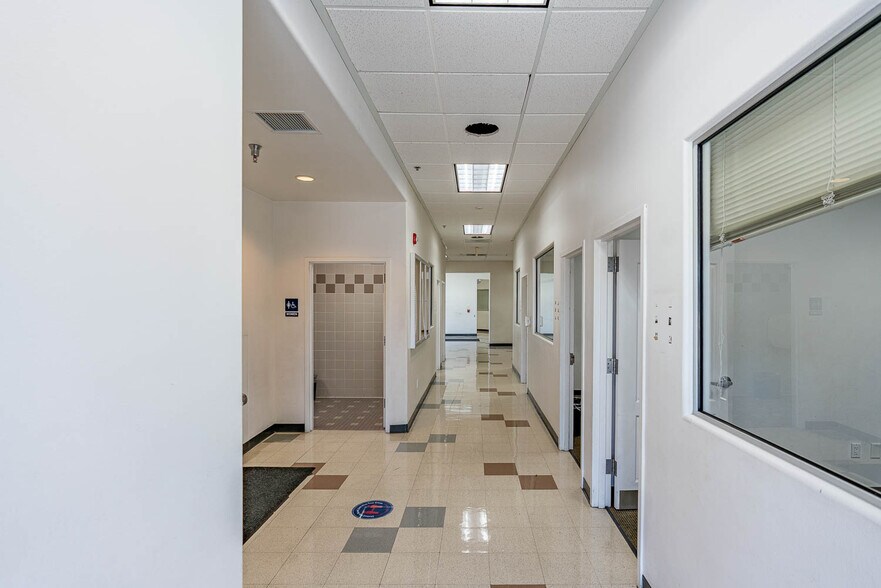More Photos Of 300-304 E Avenue K6, Lancaster Office For Lease