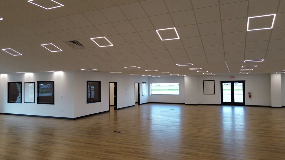 More Photos Of 3141 Outer Rd, Scott City General Retail For Lease