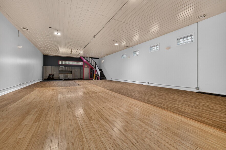More Photos Of 1523 Parkway Ave, Ewing Showroom For Lease