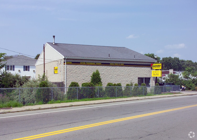 More Photos Of 47 Chauncy St, Mansfield Auto Repair For Sale