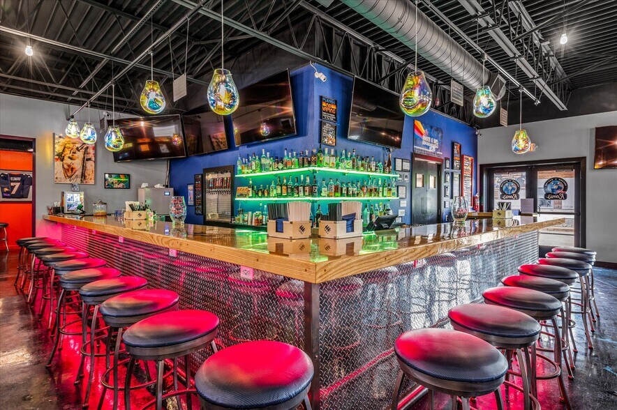 More Photos Of 622 SE Frank Phillips Blvd, Bartlesville Restaurant For Sale