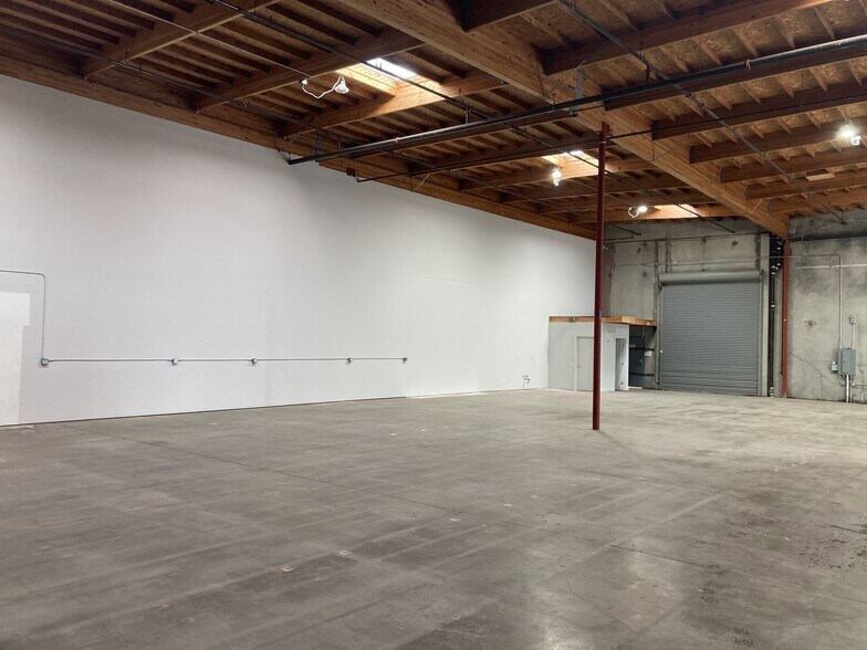 More Photos Of 1000 Quesada Ave, San Francisco Warehouse For Lease