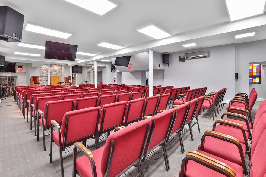 More Photos Of 668 E 222nd St, Bronx Religious Facility For Sale