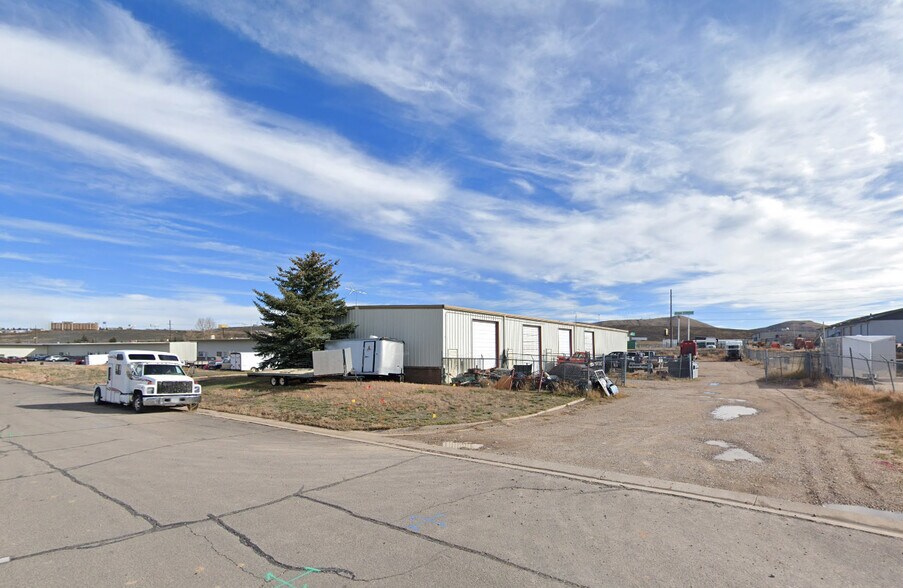 More Photos Of 76 Imperial Dr, Evanston Warehouse For Lease