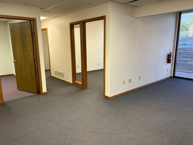 More Photos Of 1820 Post Rd, Plover Storefront Retail Office For Lease