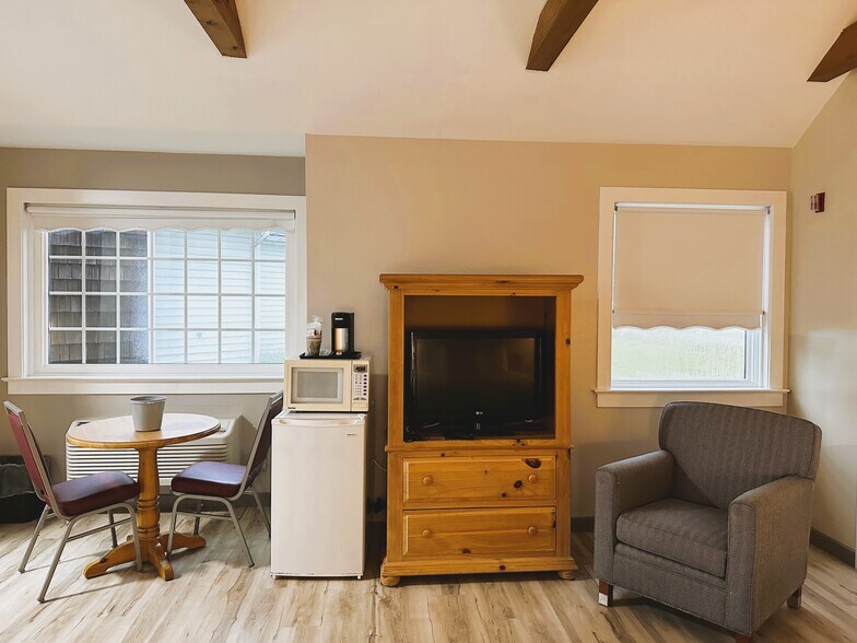 More Photos Of 2439 Old Philadelphia Pike, Lancaster Hotel For Sale