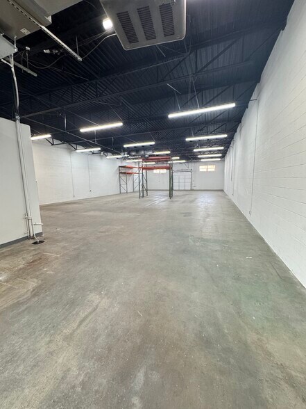 More Photos Of 2130 Irving Blvd, Dallas Light Manufacturing For Lease