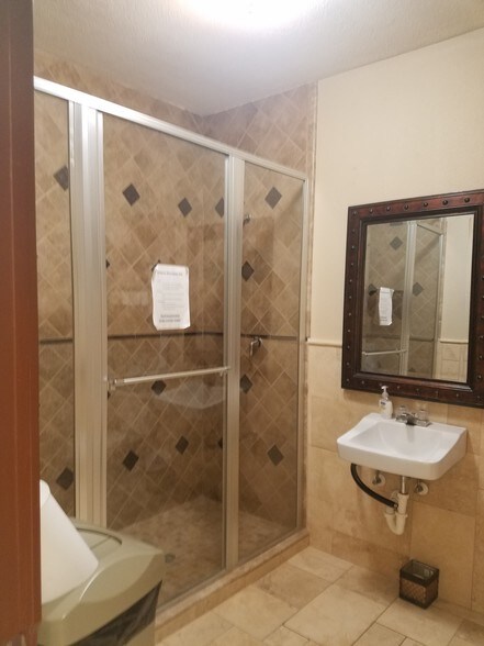 More Photos Of 18484 Clay Rd, Houston Flex For Lease