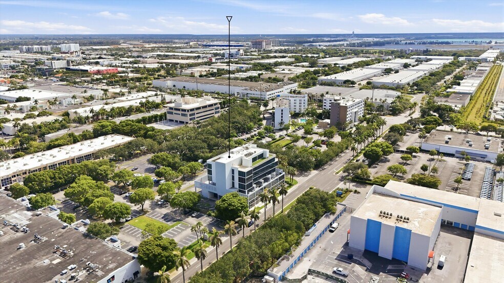 More Photos Of 10450 NW 33rd St, Doral Office For Sale