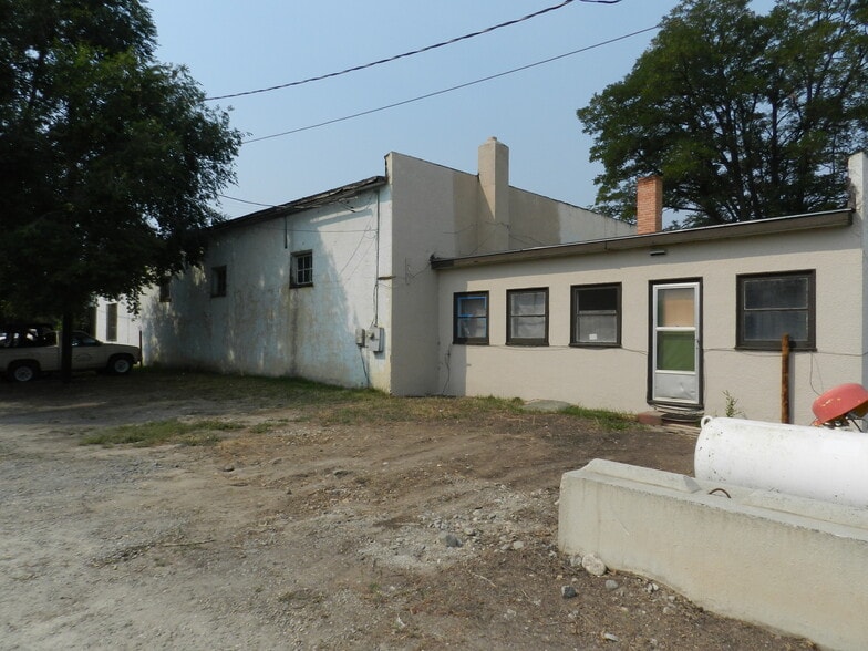 More Photos Of 104 Challis St, Salmon Warehouse For Sale