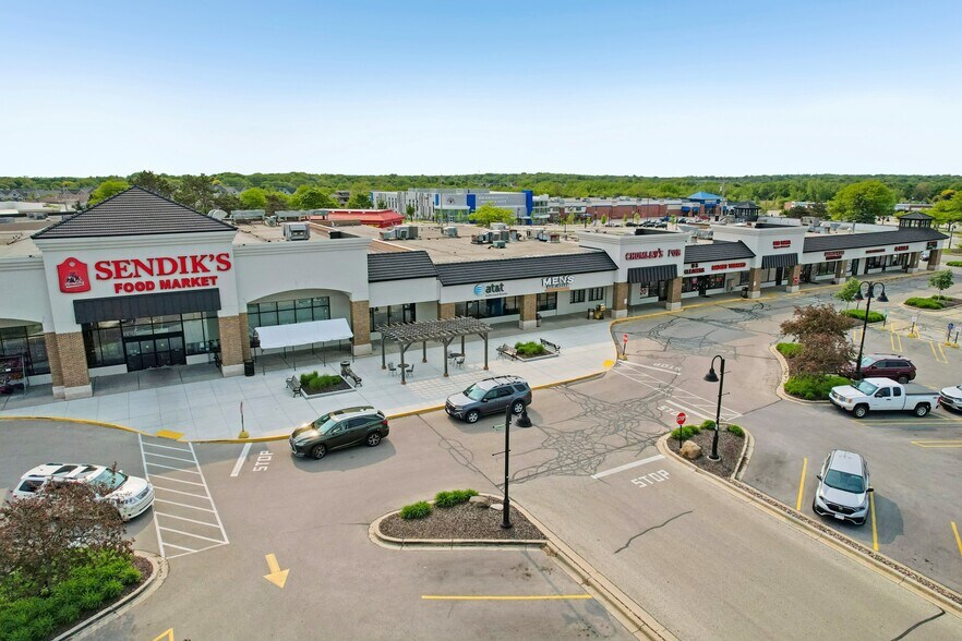 More Photos Of 3550-3636 S Moorland Rd, New Berlin Unknown For Lease