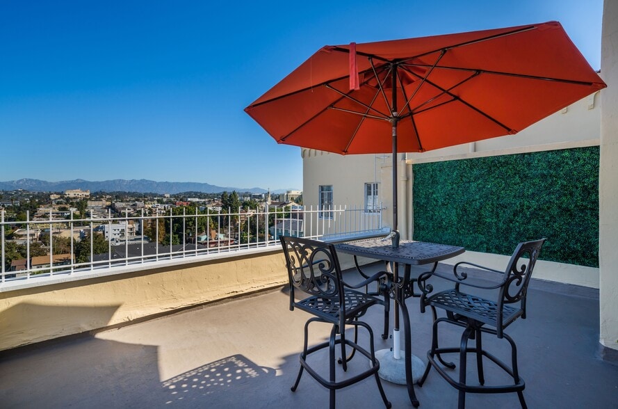 More Photos Of 2430 Ocean View Ave, Los Angeles Apartments For Sale