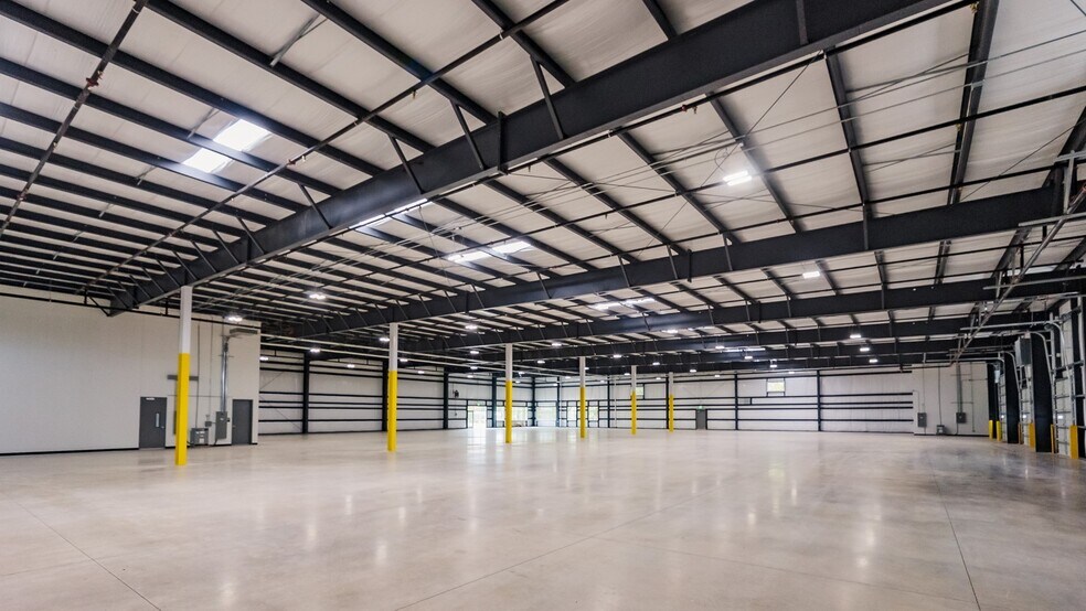 More Photos Of 8602 Lava Hill Rd, Austin Distribution For Lease