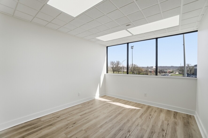 More Photos Of 1550 Magnolia Dr, Cincinnati Warehouse For Lease