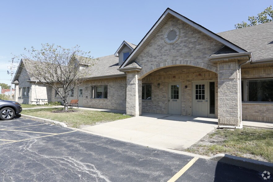 More Photos Of 8651 W 159th St, Orland Park Medical For Lease