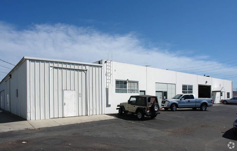 More Photos Of 720 W 17th St, Costa Mesa Unknown For Lease