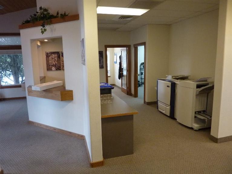 More Photos Of 3882 Crater Lake Ave, Medford Office For Sale