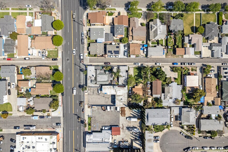 More Photos Of 906 E Commonwealth Ave, Fullerton Storefront For Sale