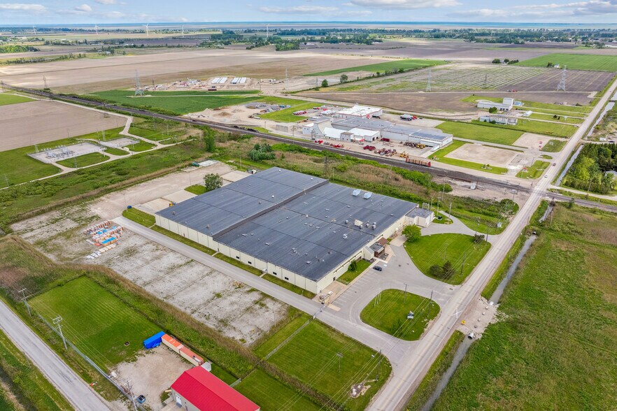 More Photos Of 189 Queen St N, Chatham-Kent Warehouse For Lease