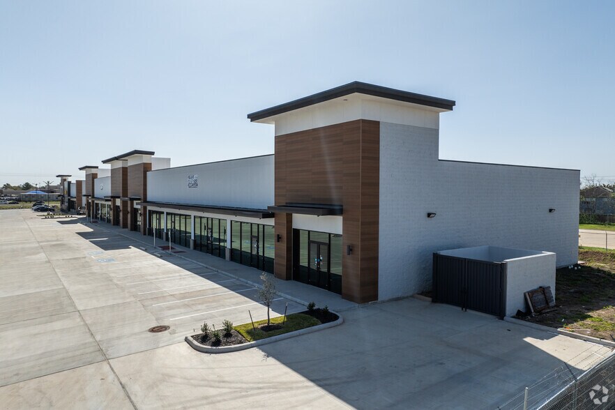 Primary Photo Of , Sugar Land General Retail For Sale
