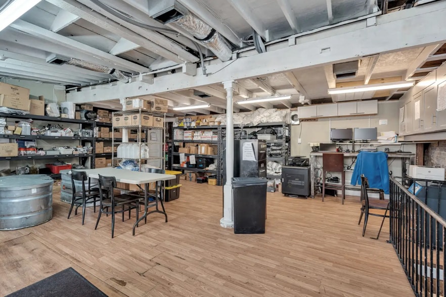 More Photos Of 205 Bourbon St, New Orleans Restaurant For Lease