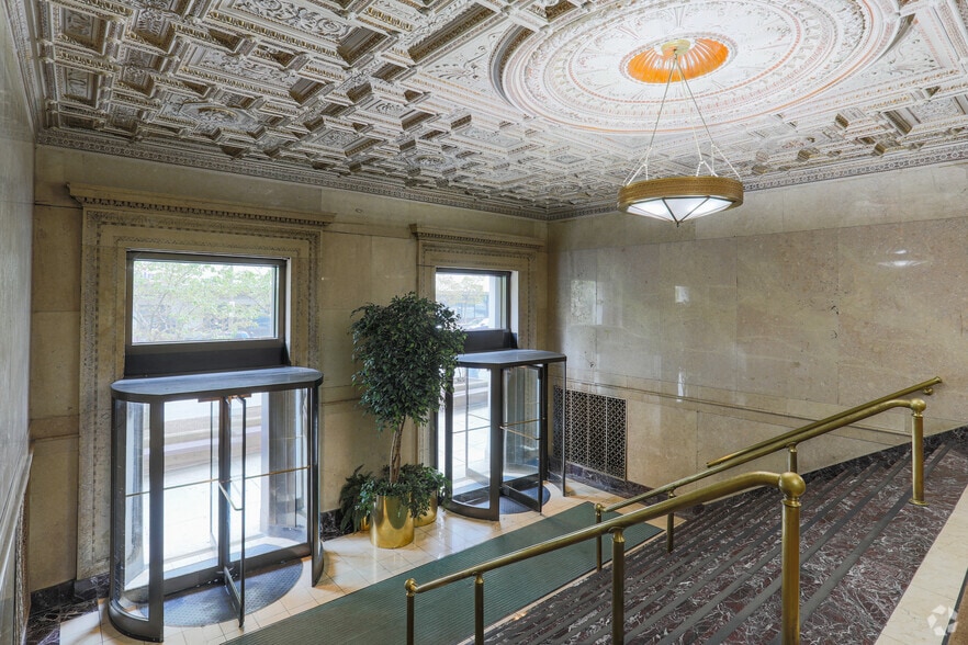 More Photos Of 424 Main St, Buffalo Office For Lease