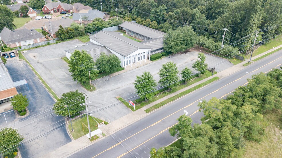 More Photos Of 1850 Berryhill Rd, Cordova Veterinarian Kennel For Sale