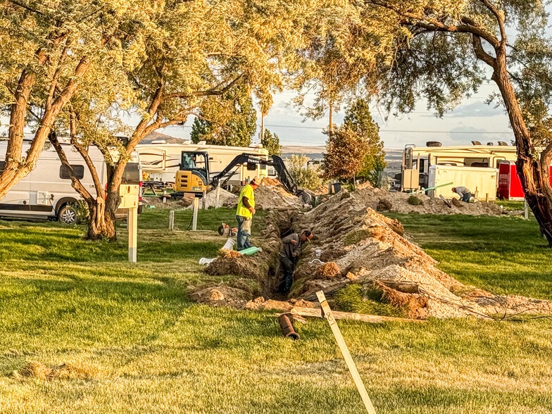 More Photos Of 87275 County Hwy 9-28, Christmas Valley Hotel For Sale