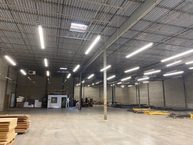 More Photos Of 3127 SW 61st St, Des Moines Warehouse For Lease