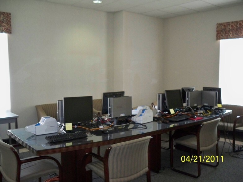 More Photos Of 801 State St, Erie Bank For Lease