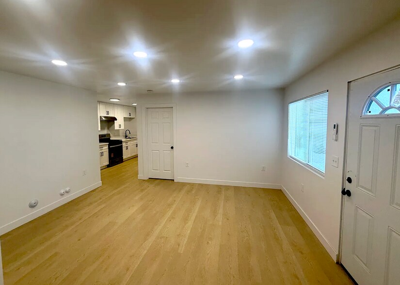 More Photos Of 176-182 W Ramona St, Ventura Apartments For Sale