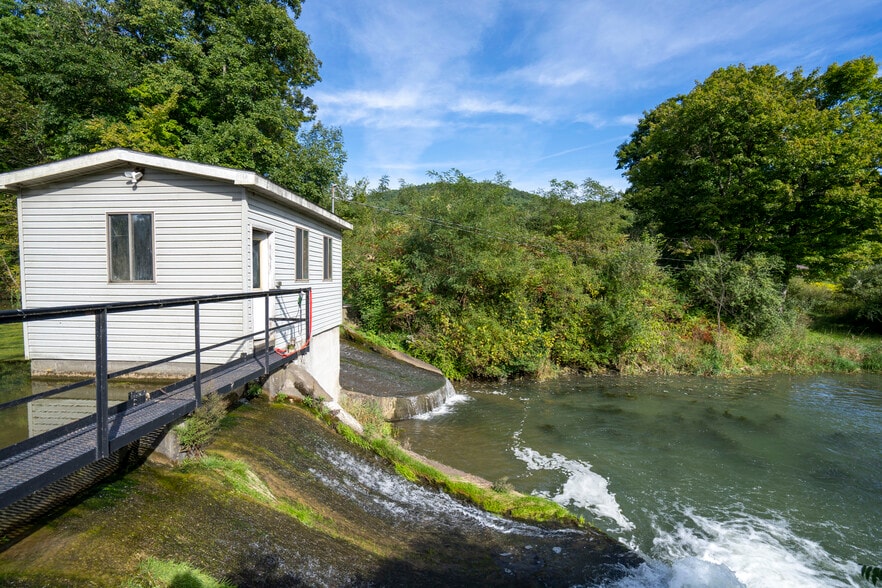 More Photos Of 222 Penns Cave Rd, Centre Hall Specialty For Sale