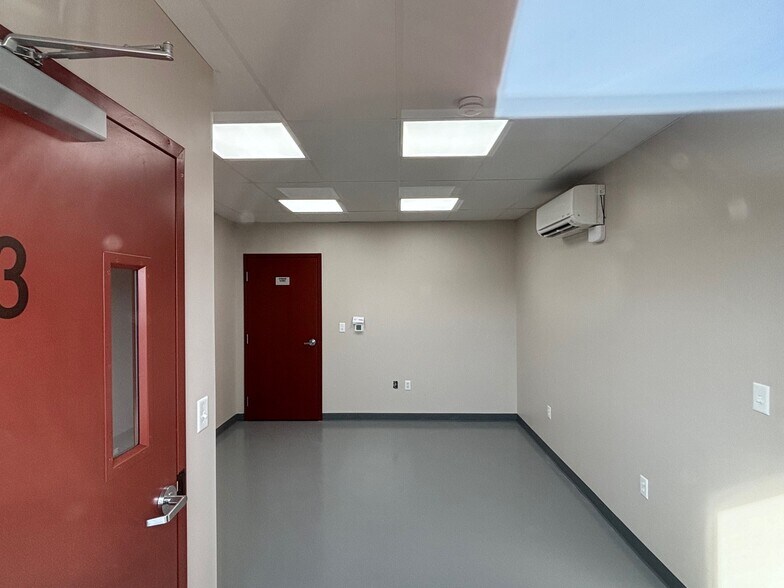 More Photos Of 132 Dingens St, Buffalo Flex For Sale
