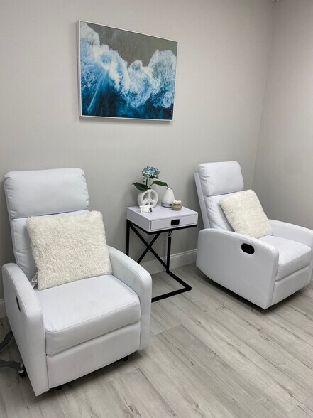 More Photos Of 2650 Bahia Vista St, Sarasota Medical For Sale