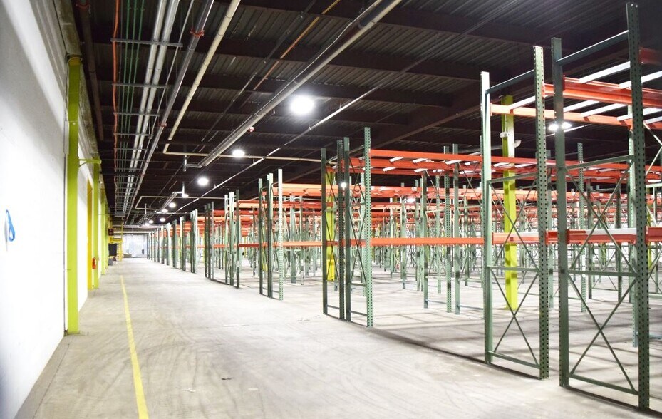 More Photos Of 100 Higginson Ave, Lincoln Distribution For Lease