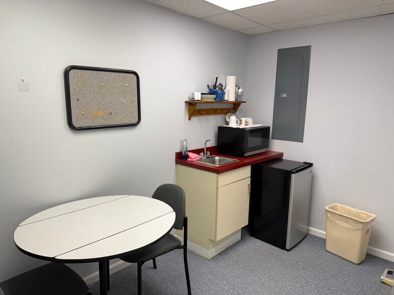 More Photos Of 243 US Route 1, Scarborough Medical For Sale