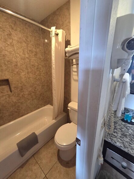More Photos Of 420 E Oklahoma Blvd, Alva Hotel For Sale