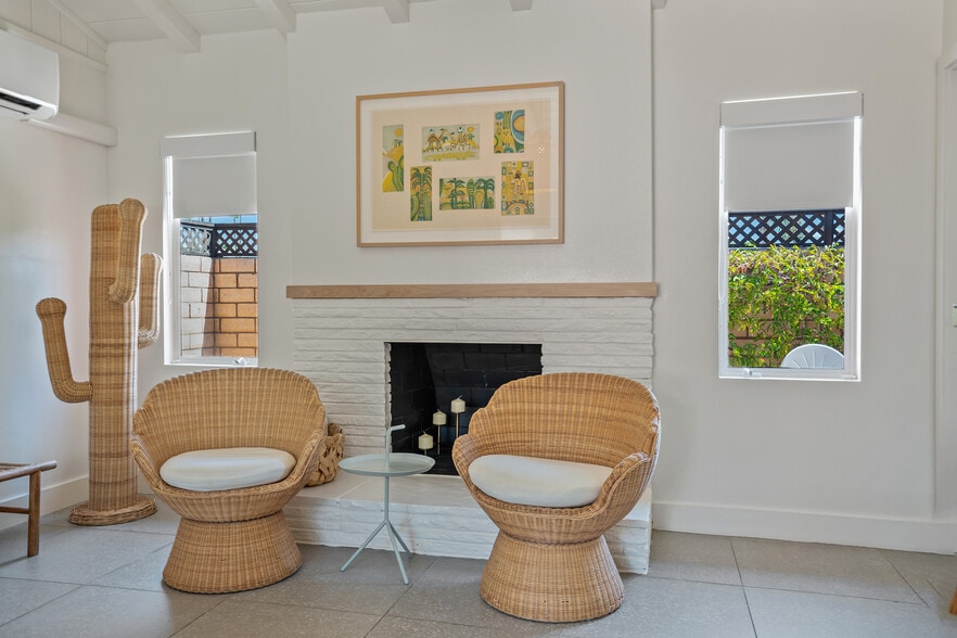 More Photos Of 555 S Warm Sands Dr, Palm Springs Hotel For Sale