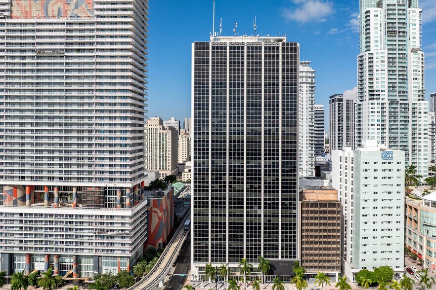 More Photos Of 100 N Biscayne Blvd, Miami Office For Lease