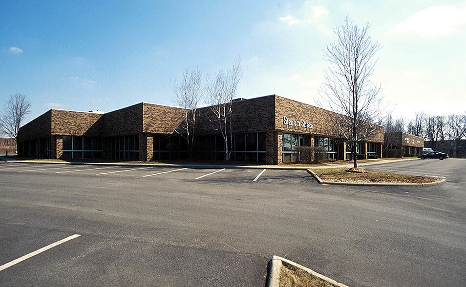 More Photos Of 762-800 Morrison Rd, Columbus Warehouse For Lease