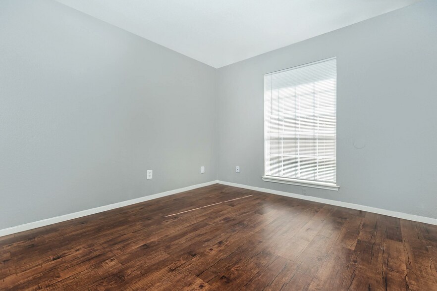 More Photos Of 8600 Theta St, Houston Apartments For Sale