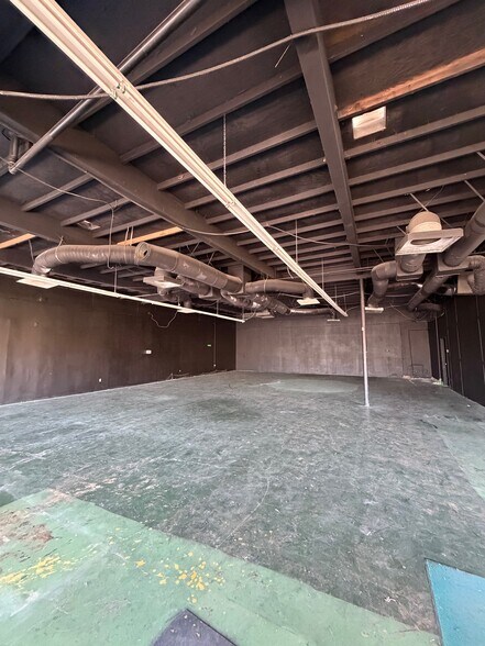 More Photos Of 16310-16316 Whittier Blvd, Whittier General Retail For Lease