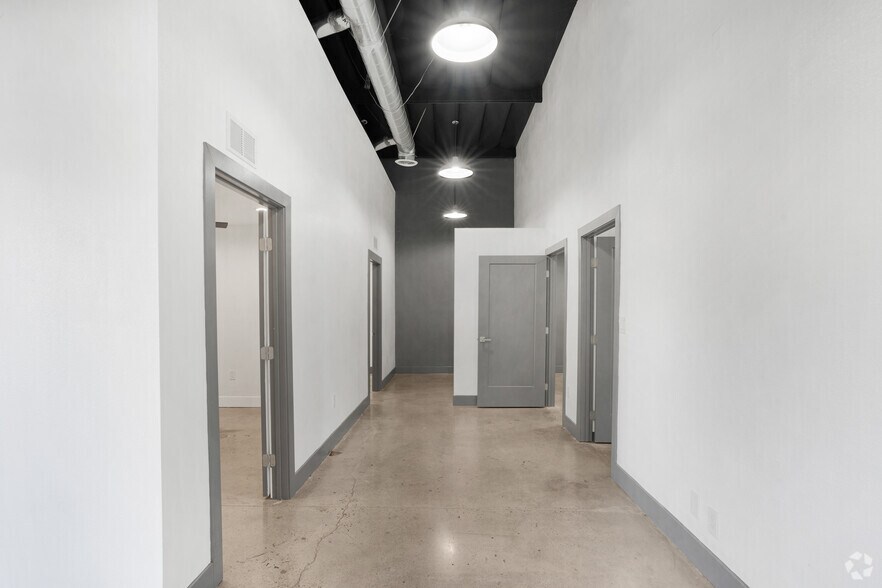 More Photos Of 2862 Walnut Ave, Tustin Flex For Lease