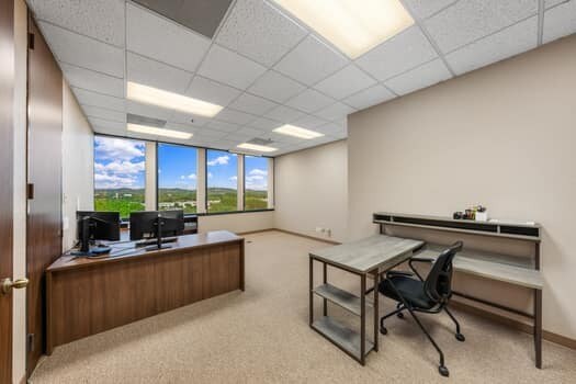 More Photos Of 222 S Sidney Baker St, Kerrville Office For Lease