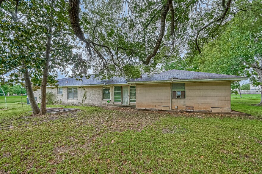 More Photos Of 8713 Wayfarer Ln, Houston Loft Creative Space For Sale