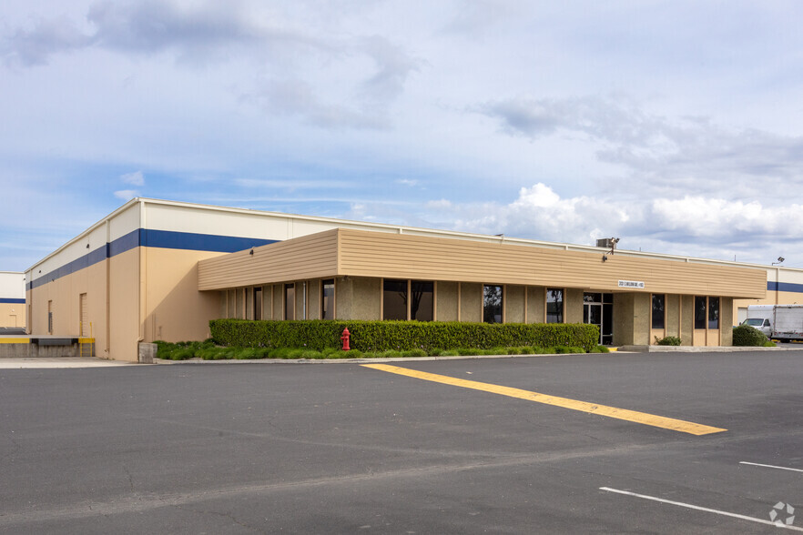 Primary Photo Of 3131 S Willow Ave, Fresno Distribution For Lease