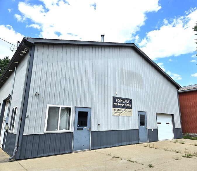 More Photos Of 9449 Genesee St, New Lothrop Auto Repair For Sale